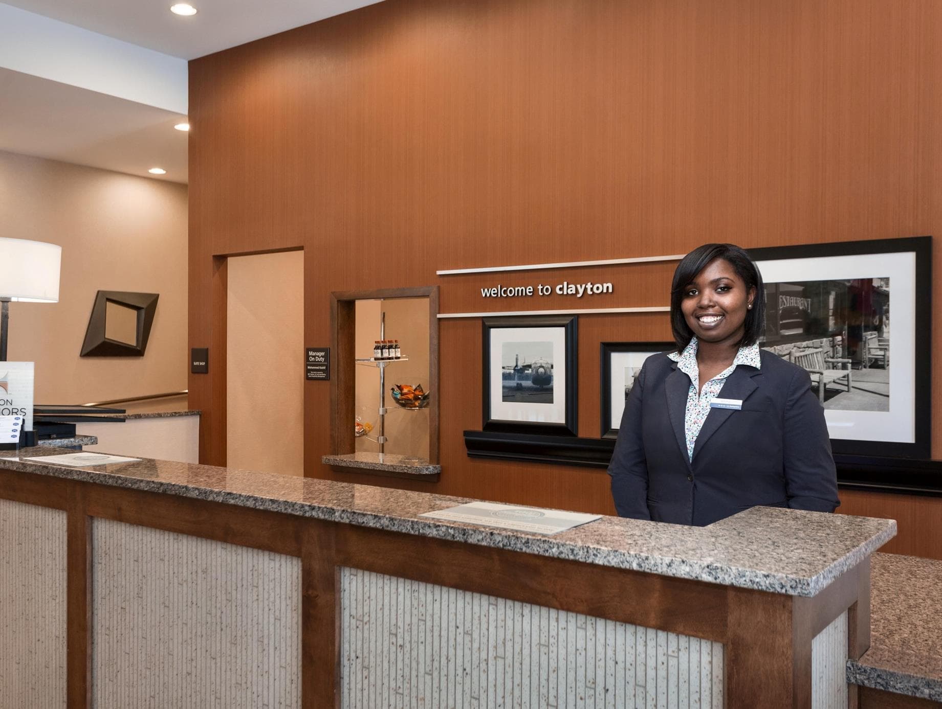 Hampton Inn & Suites Clayton/St. Louis-Galleria Area photo 3