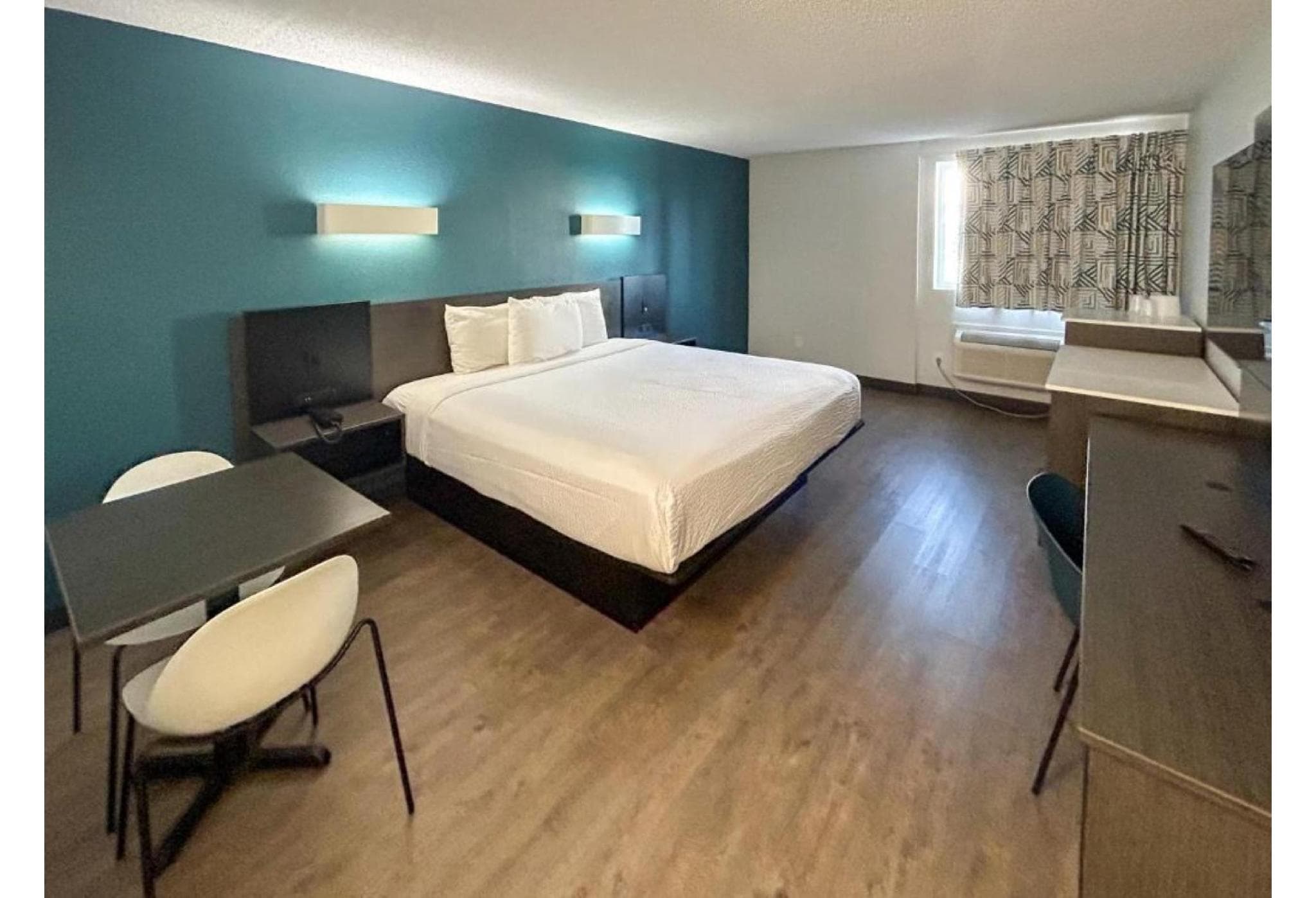 Studio 6  Suites Carson, CA photo 3