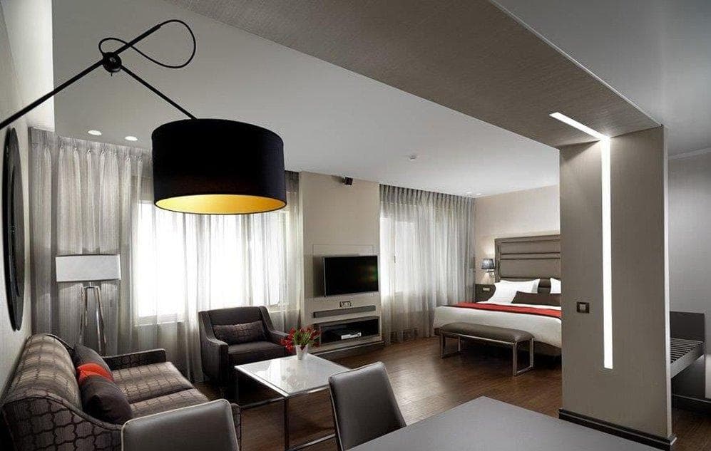 Holiday Suites Hotel photo 2
