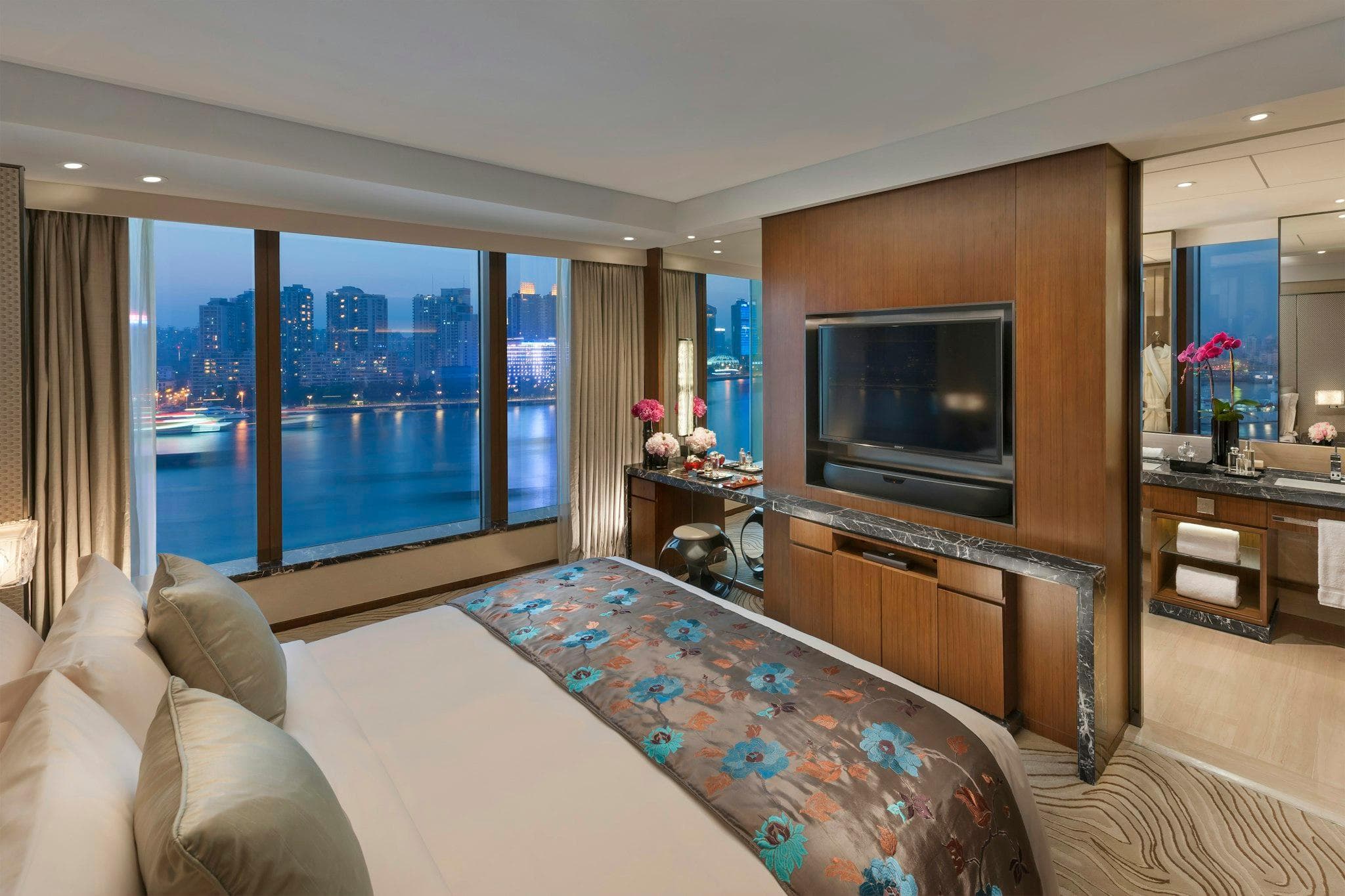 Mandarin Oriental Pudong, Shanghai photo 2