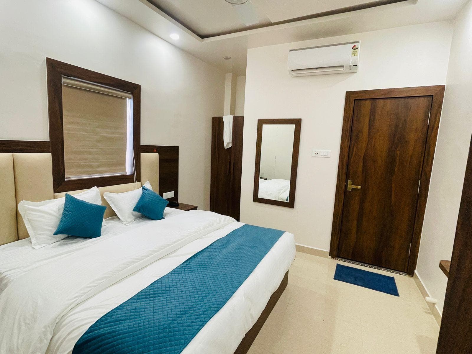 Shree Madhav Hotel photo 3