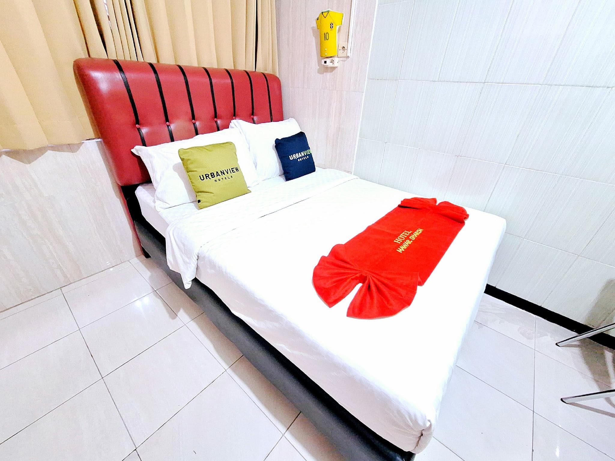 Urbanview Hotel Mawar Sharon near Alun Alun Batu photo 2
