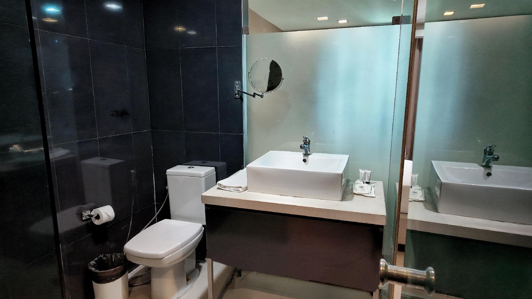 Chaba Inn Srinakarin photo 2