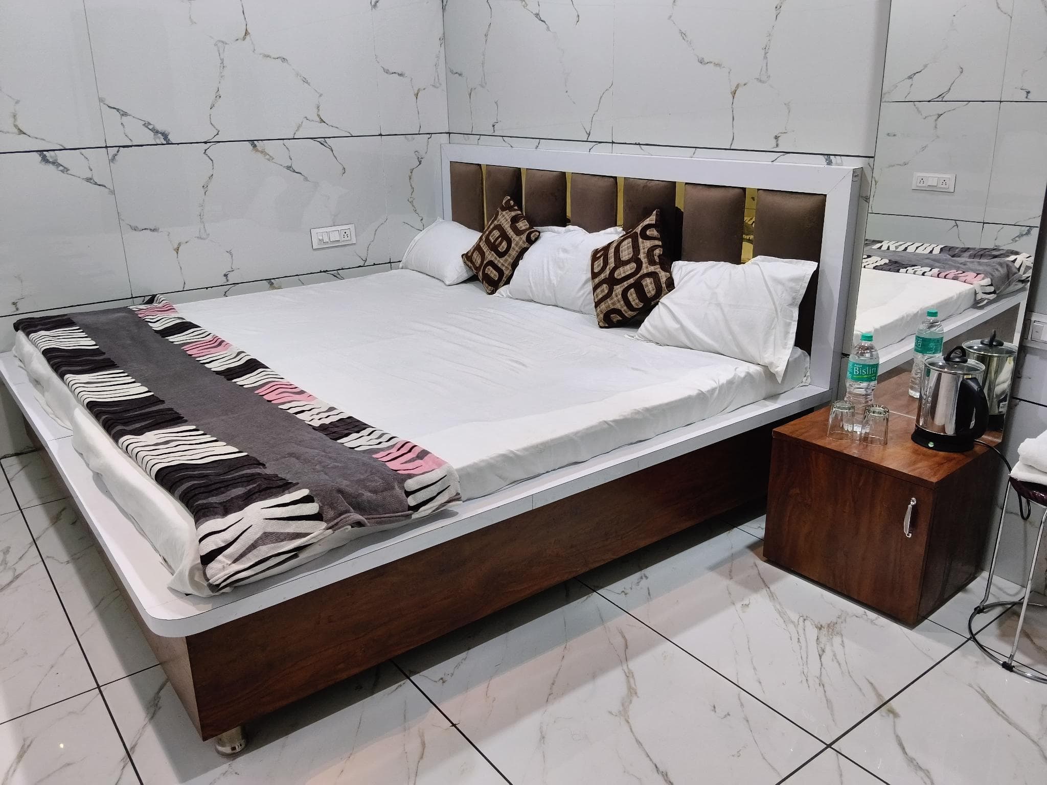 HOTEL DIVYA DARSHAN