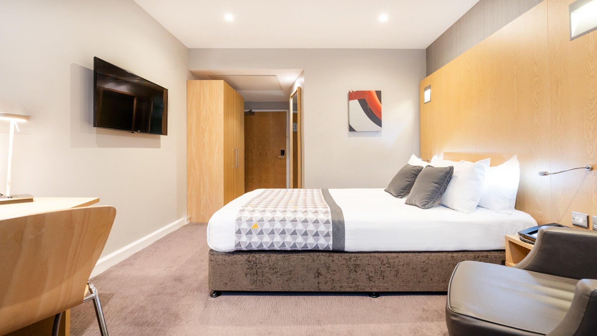 Holiday Inn London Luton Airport By IHG photo 2