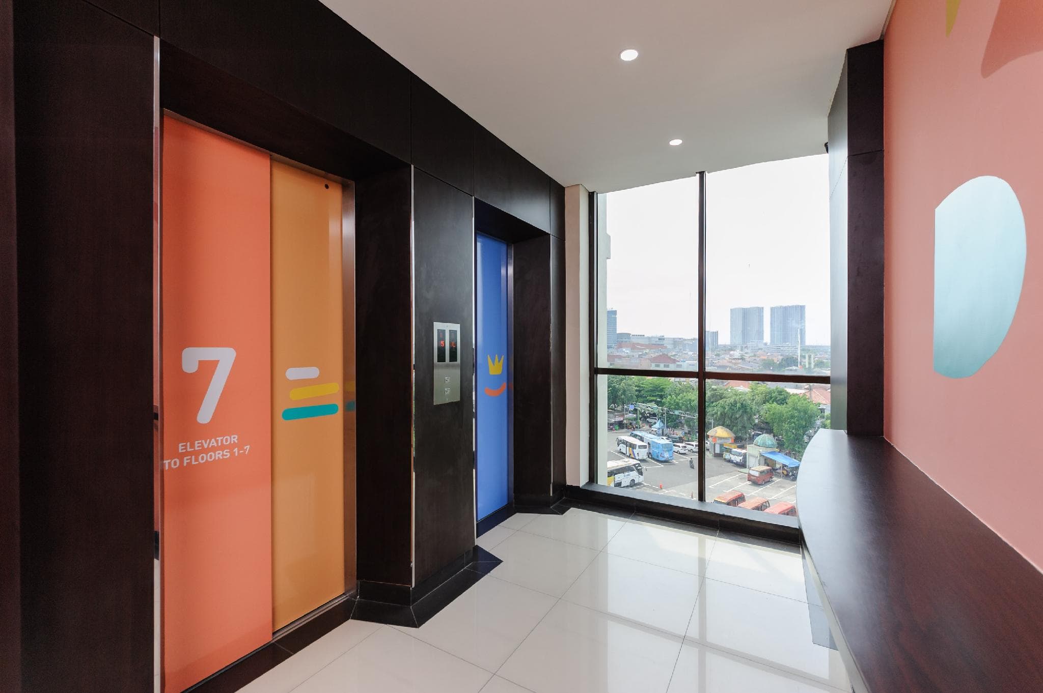Sans Hotel The Green Bekasi by RedDoorz photo 4