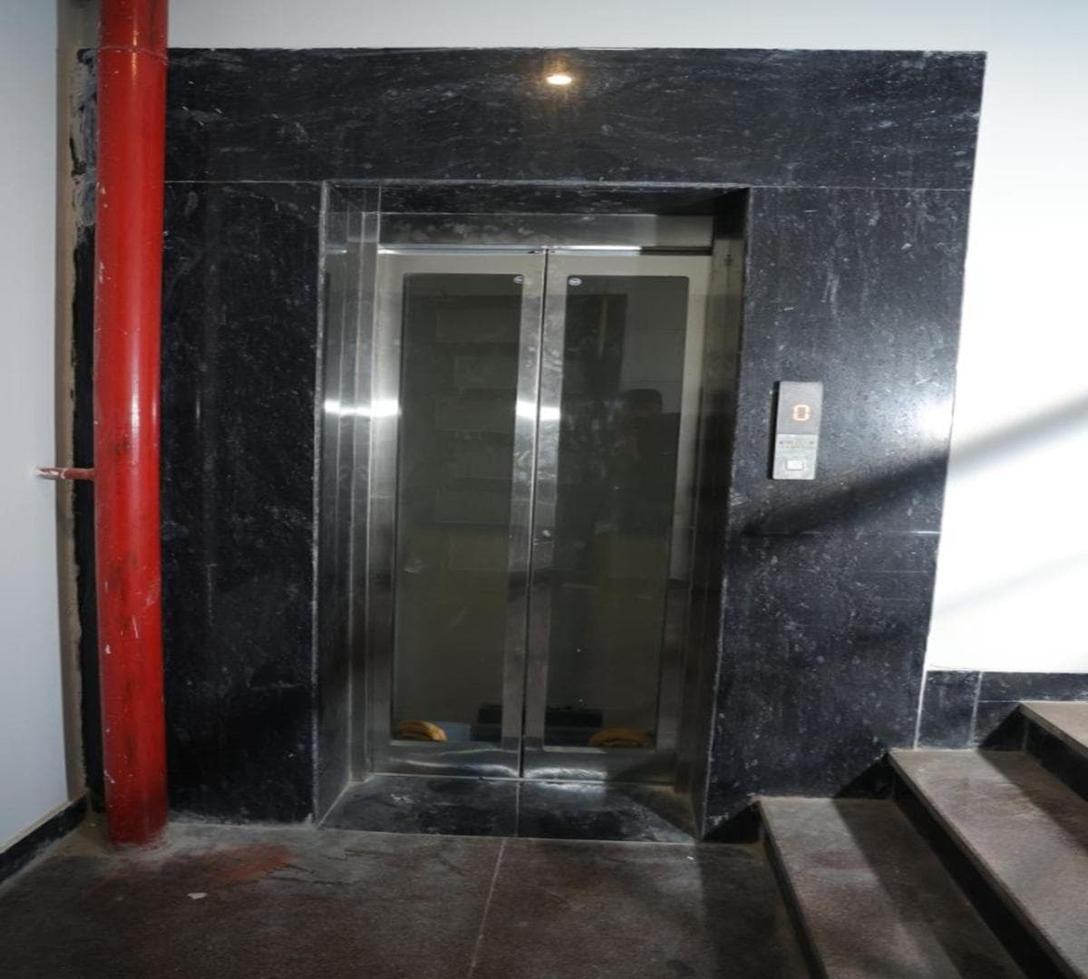 Radiant Blu Hotels Sec-70 photo 3