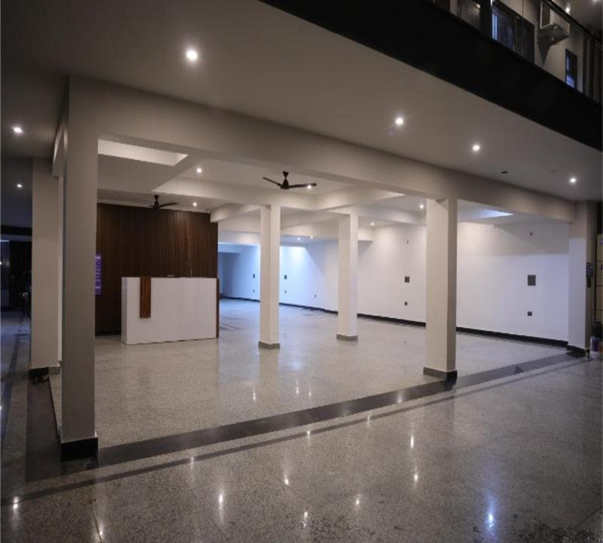Radiant Blu Hotels Sec-70 photo 5