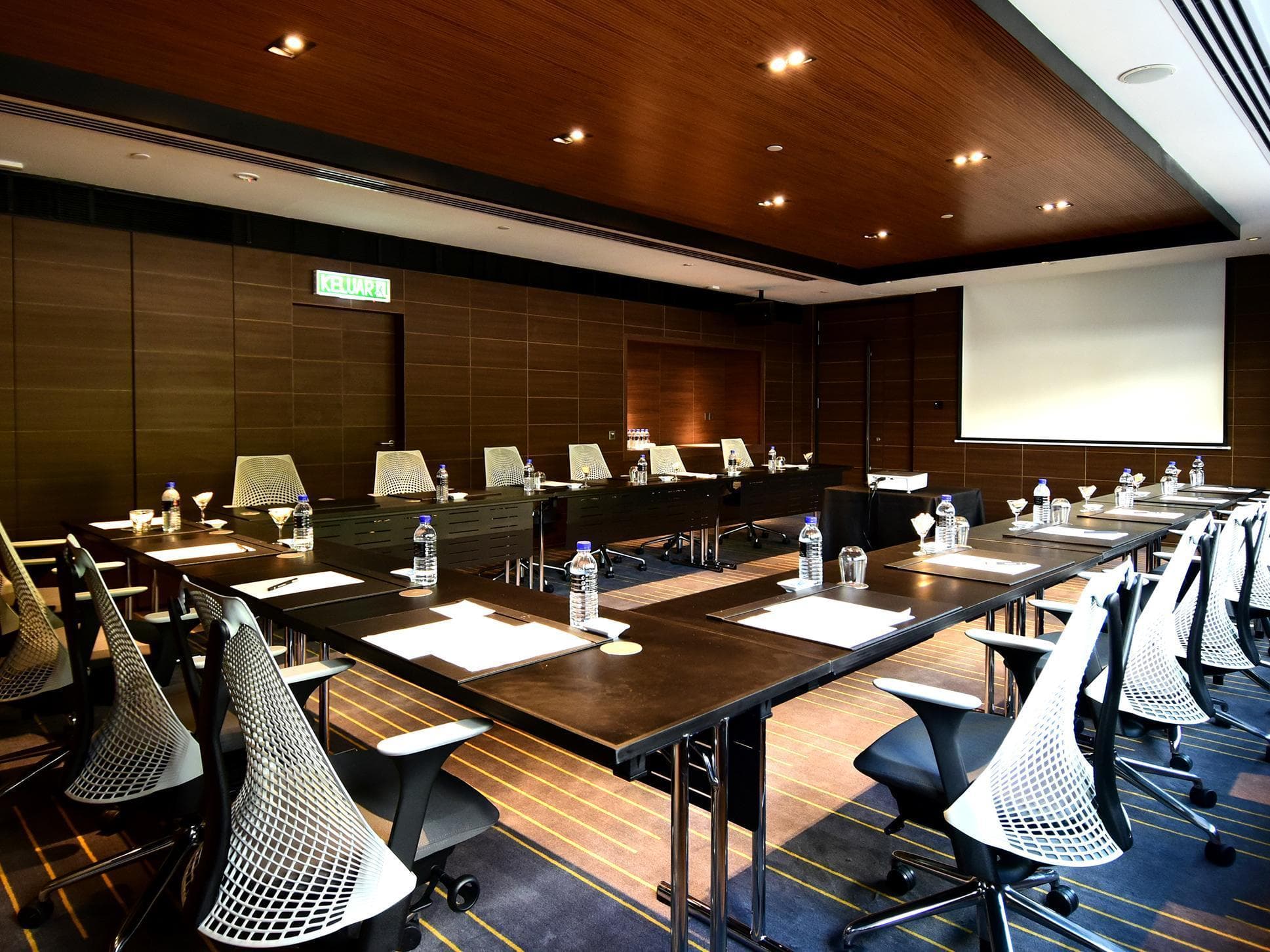 G Hotel Kelawai photo 4