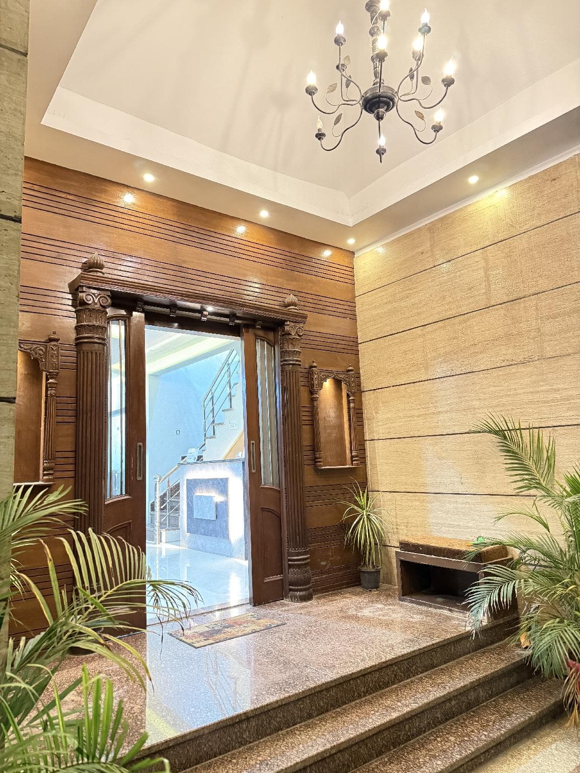 Shree Barsana Hotel