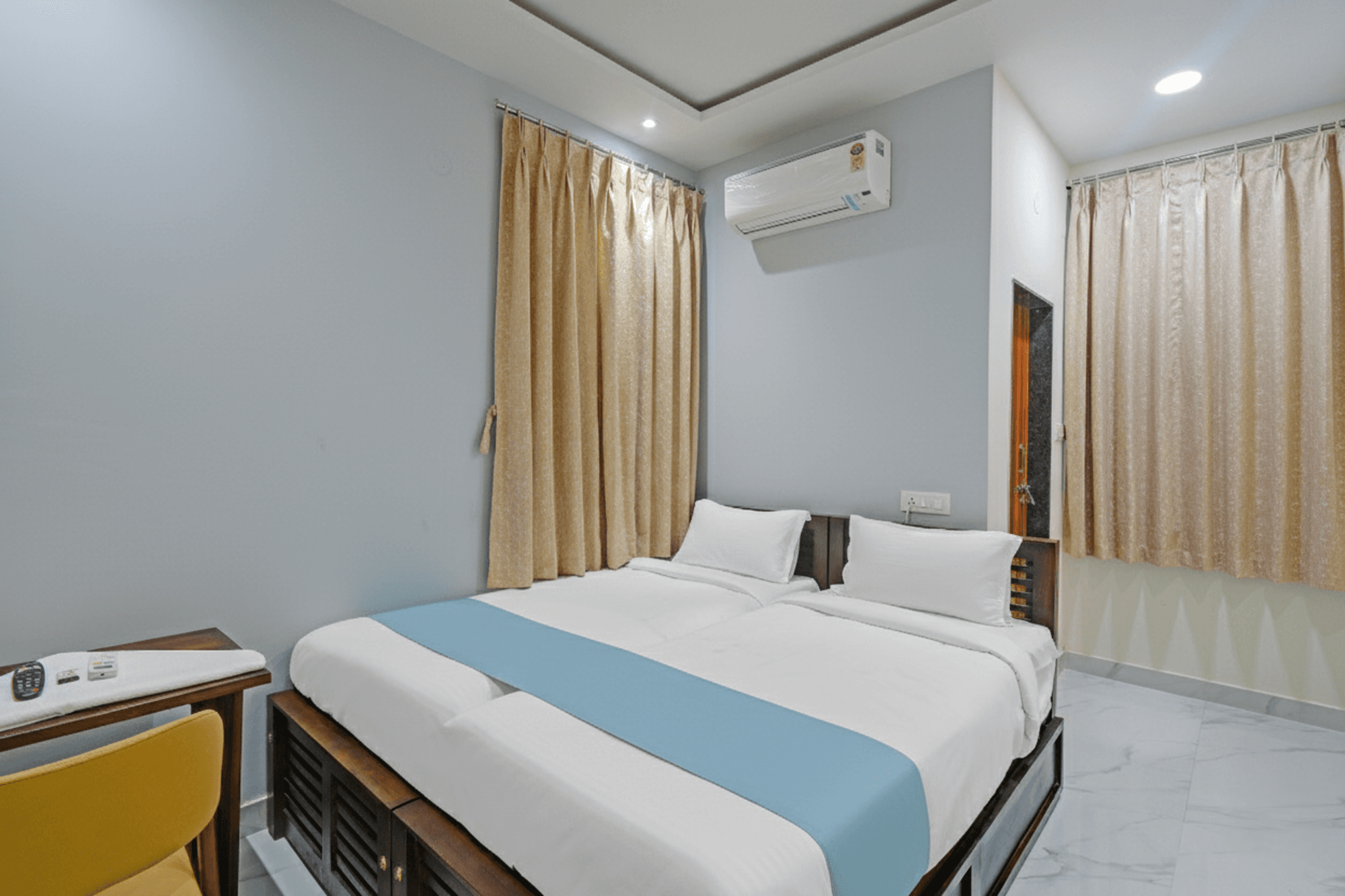 Hotel Broholi Inn Near Hafeezpet Railway Station photo 2