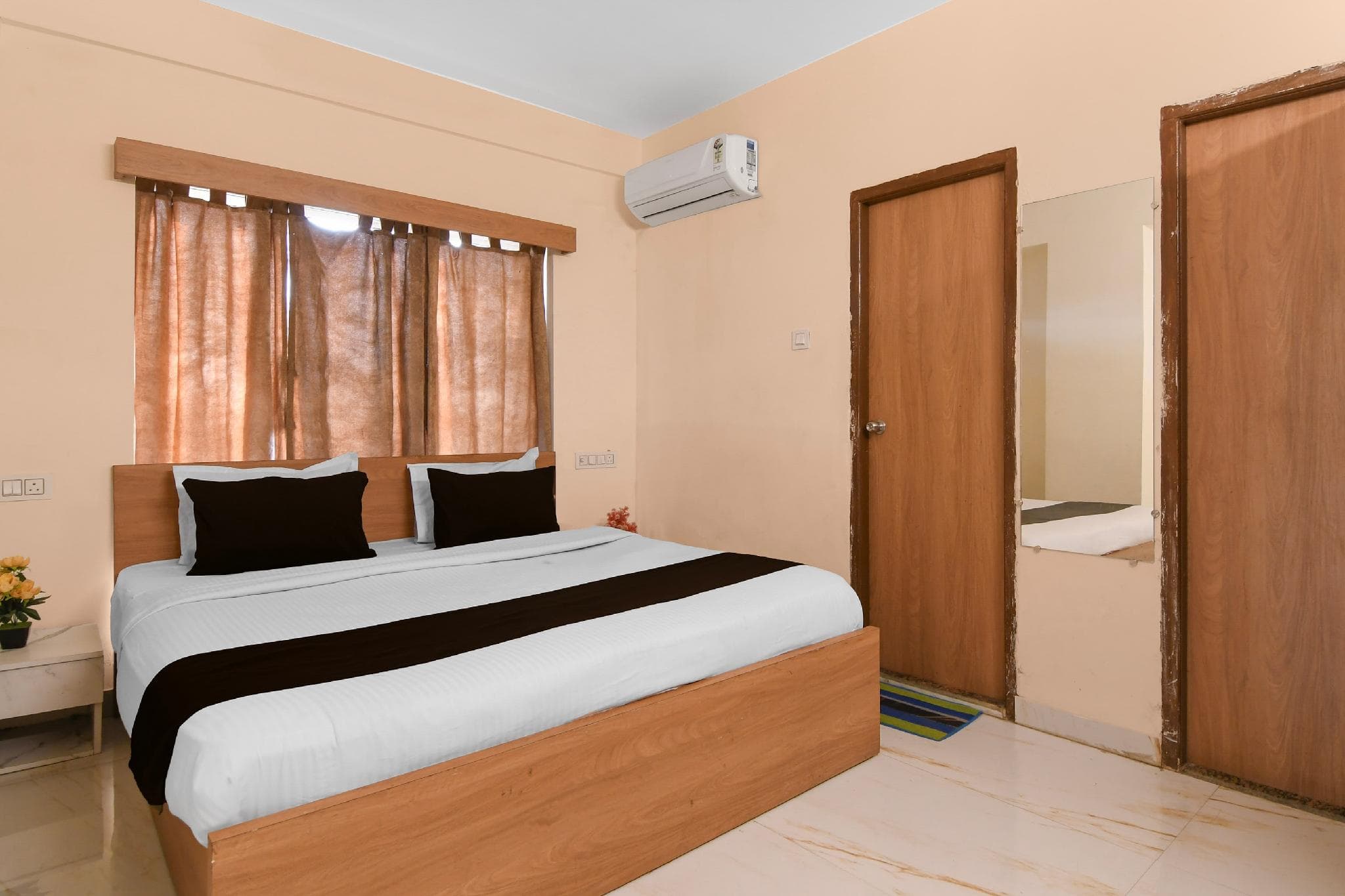 Collection O Biswa Bangla Convention Centre Kolkata Formerly Atithya Inn