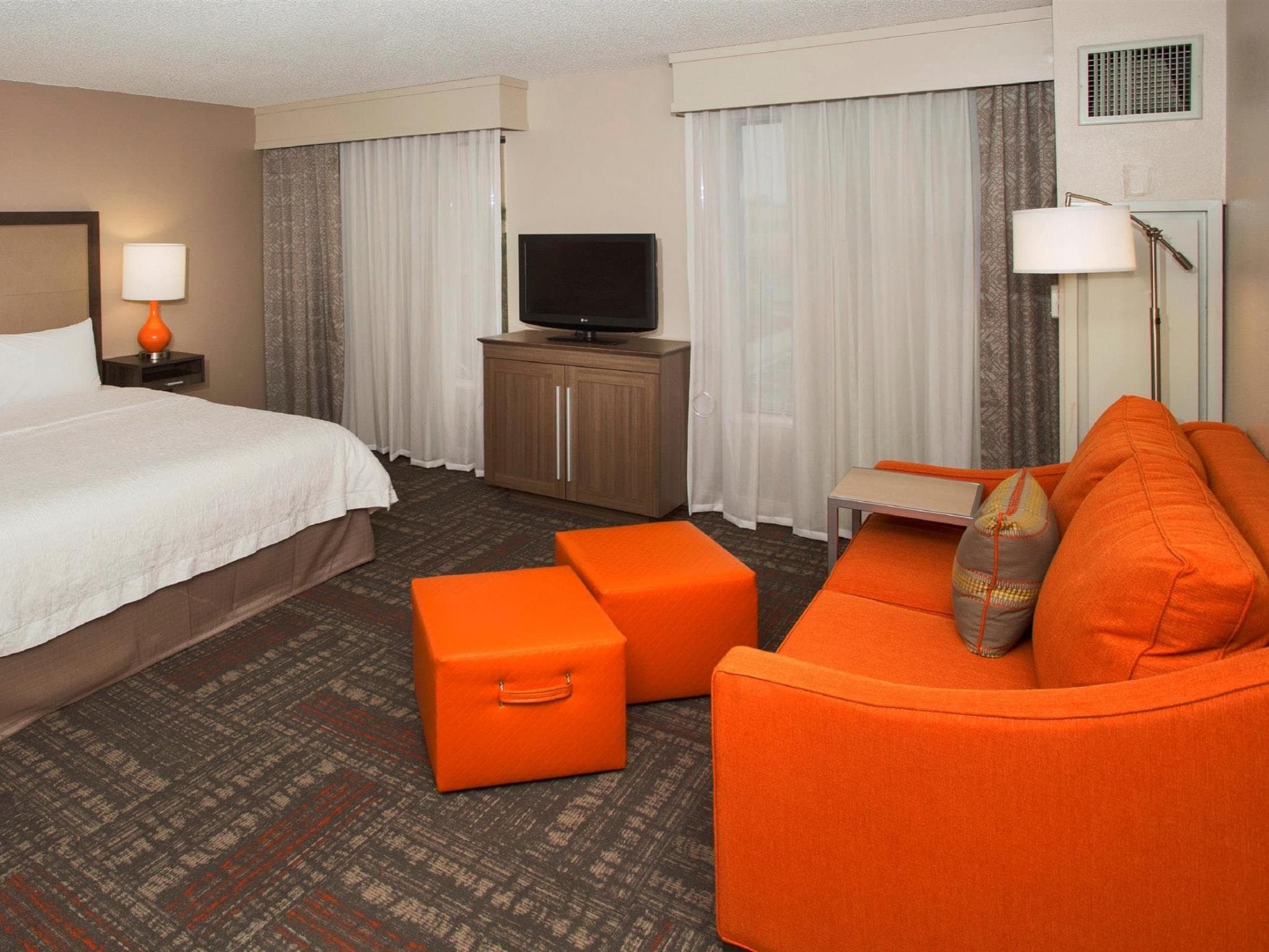 Hampton Inn & Suites Valdosta/Conference Center photo 5