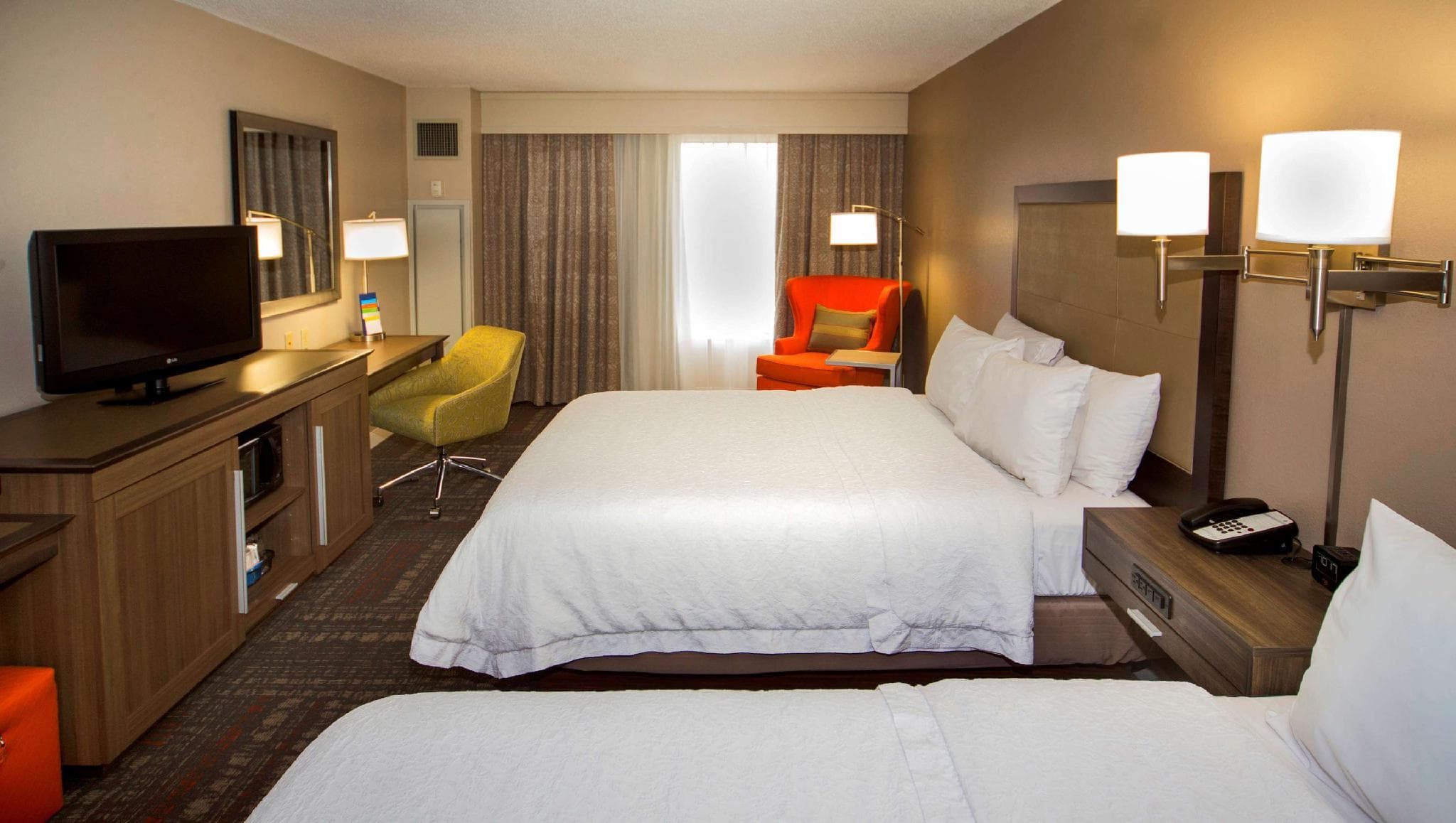 Hampton Inn & Suites Valdosta/Conference Center photo 2