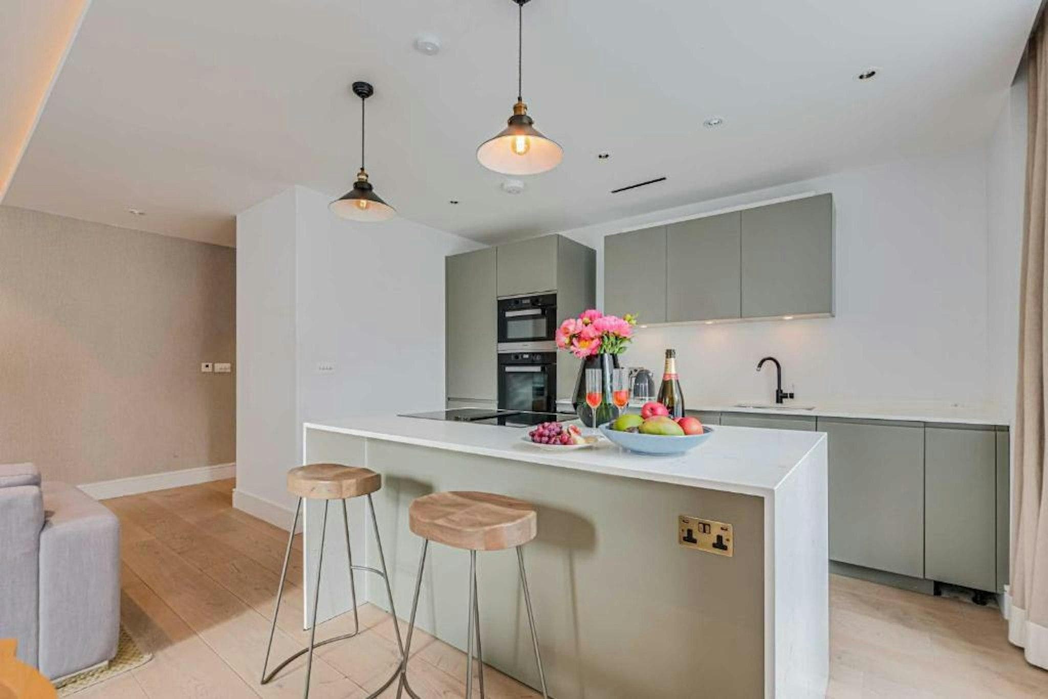 Westminster Apartments by D'Montrio photo 4