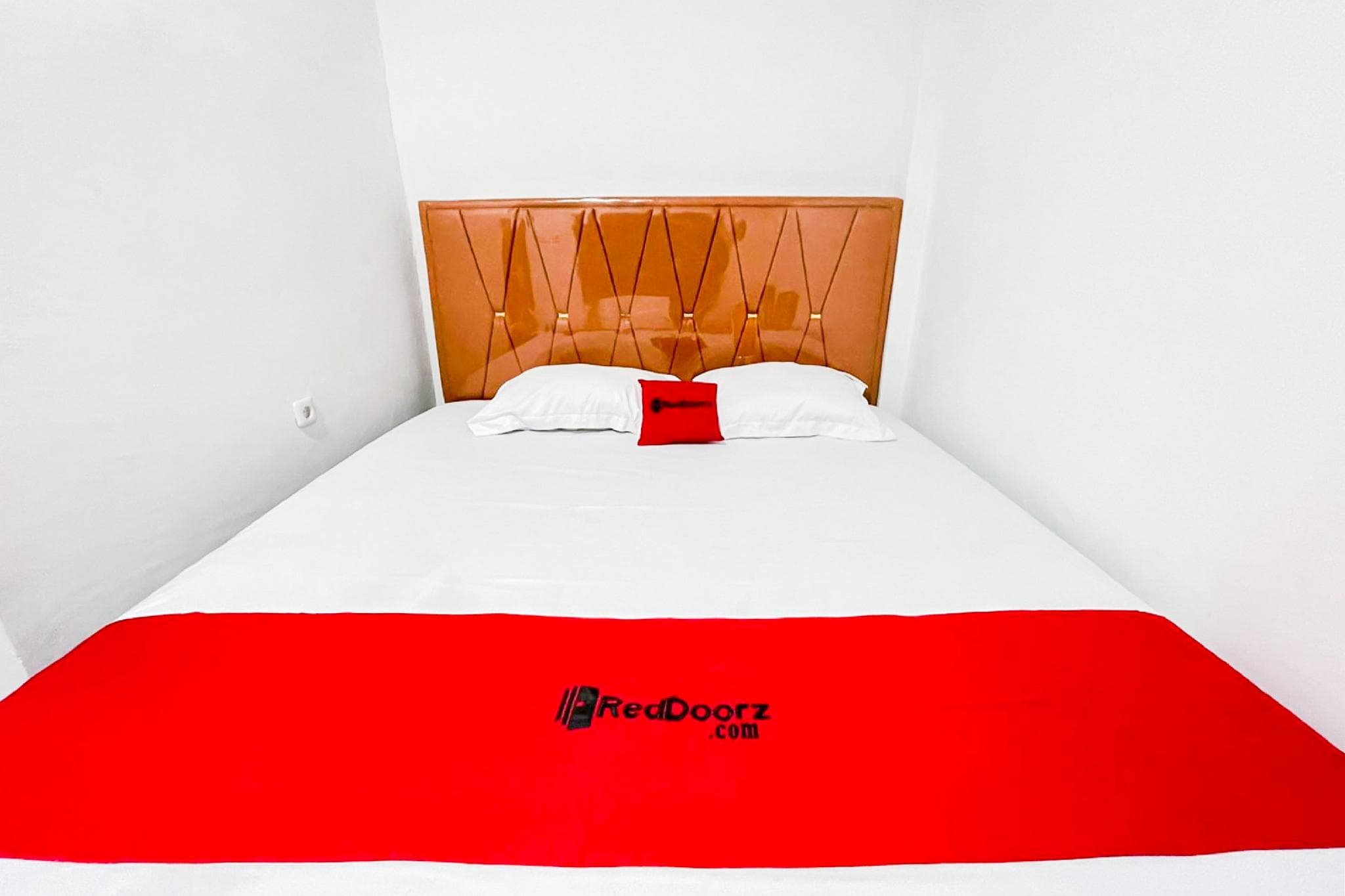 RedDoorz @ Exaudi Homestay Parbaba Samosir photo 2