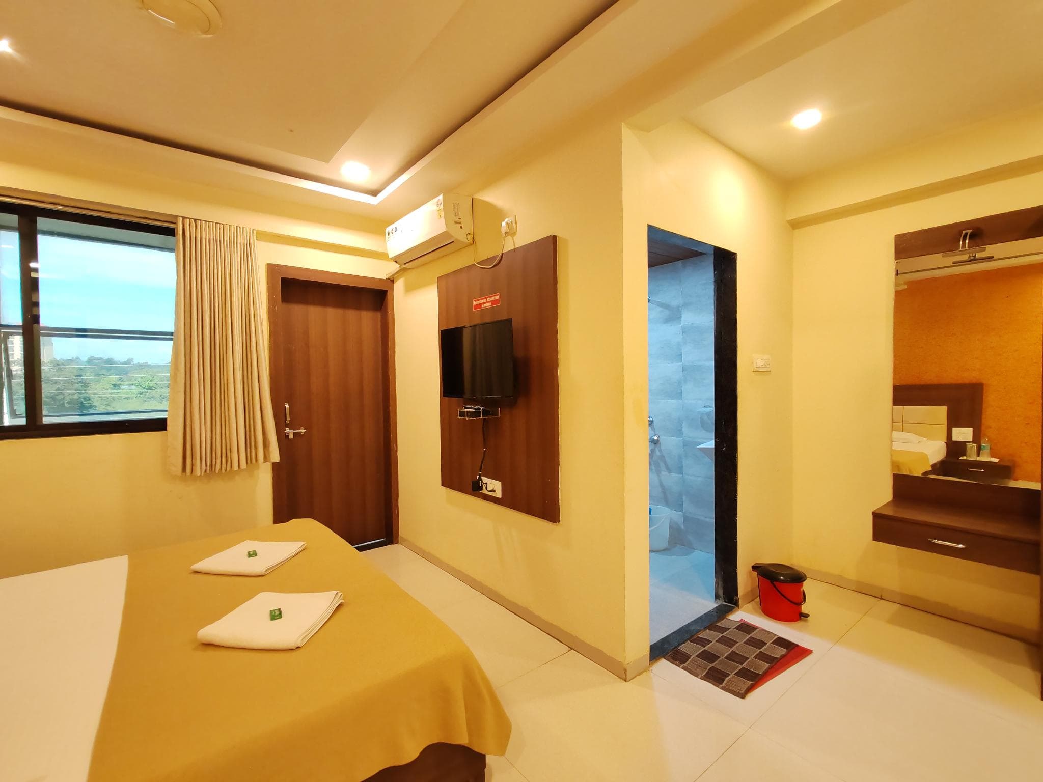 Hotel Sai Keshar Residency photo 2