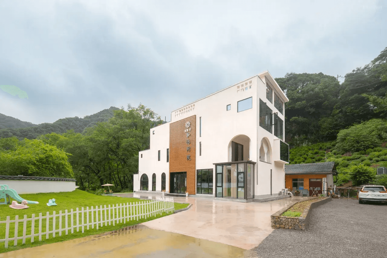 Floral Lux Hotel·Like your hotel (Jingxian Ink Painting Tingxi Scenic Area Branch) photo 3