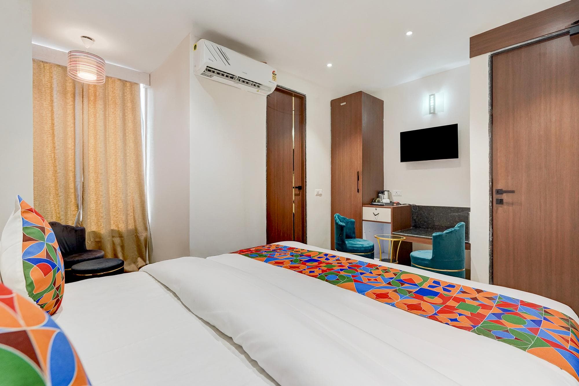 FabHotel Eraya photo 4