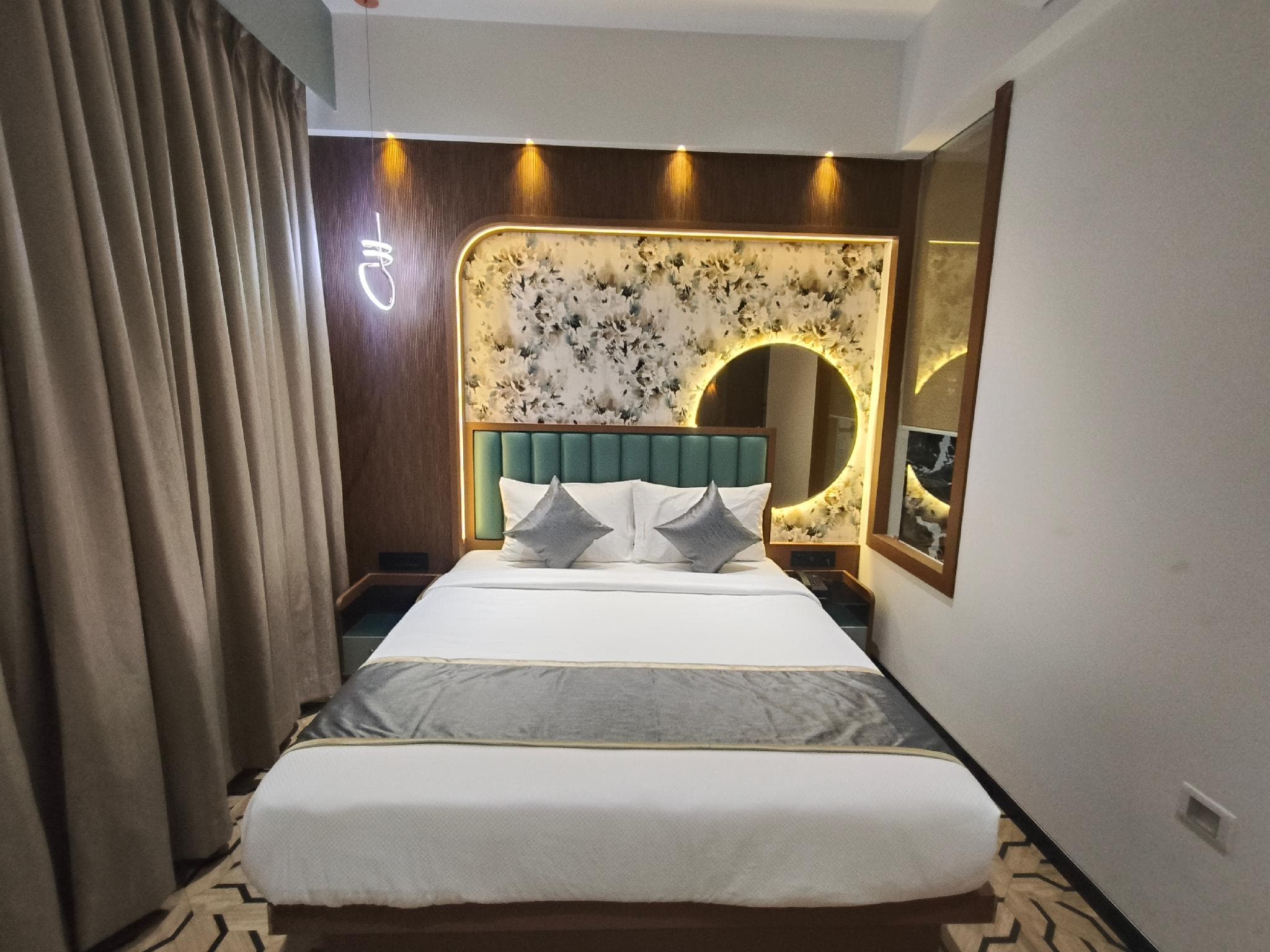 Hotel Stellar Suites Dombivali photo 3