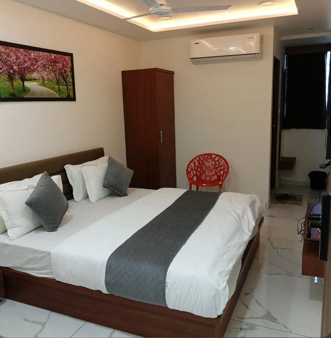 Hotel Madhav Palace