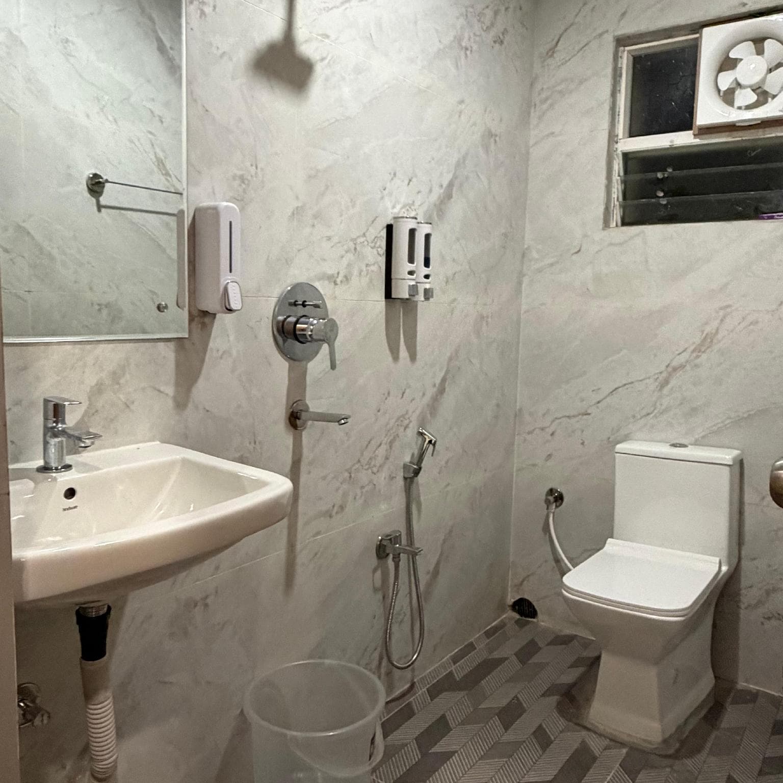 Nivara Heights Hotel ( Beside DLF Cyber city) photo 5