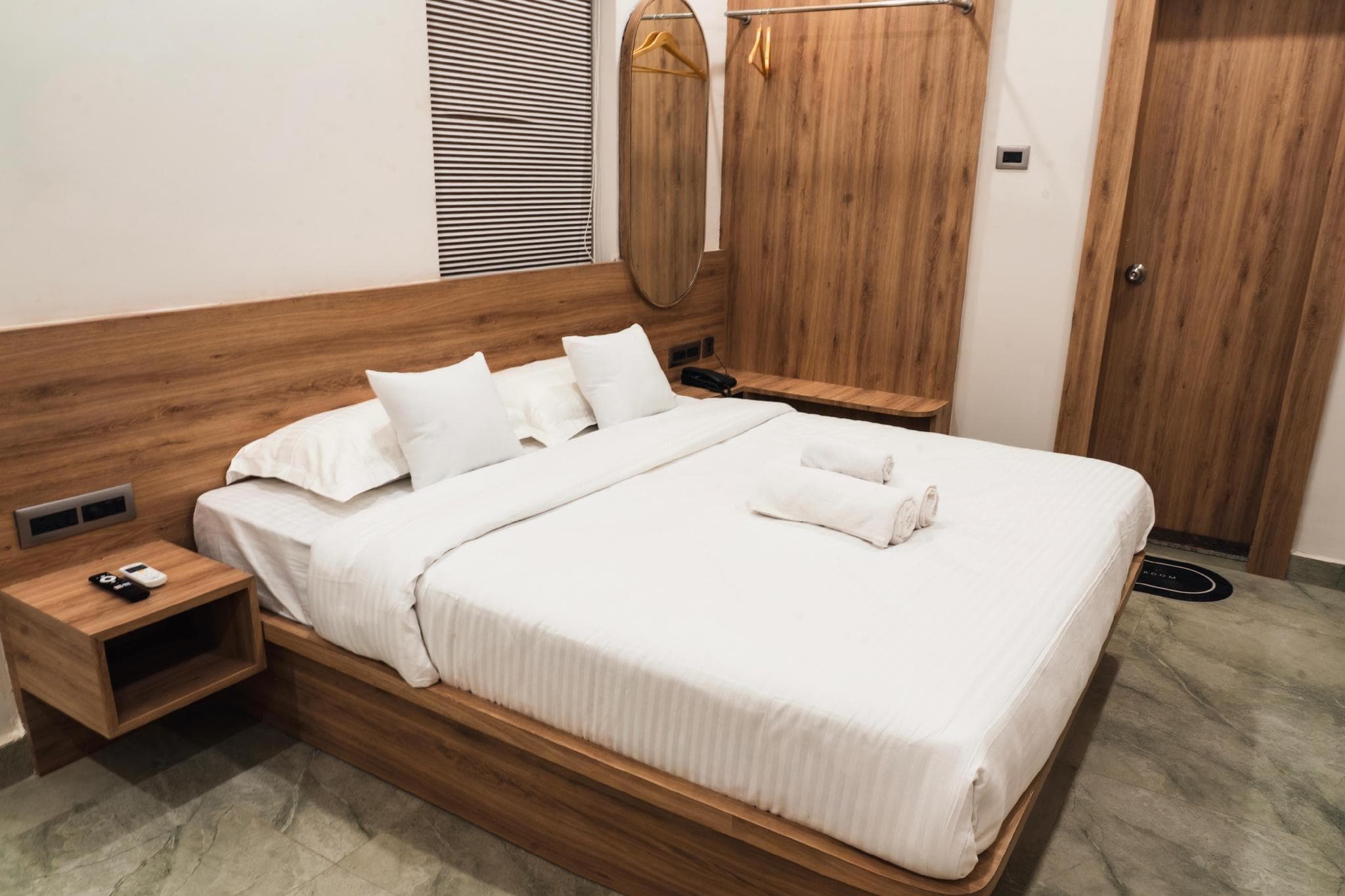 Nivara Heights Hotel ( Beside DLF Cyber city) photo 3