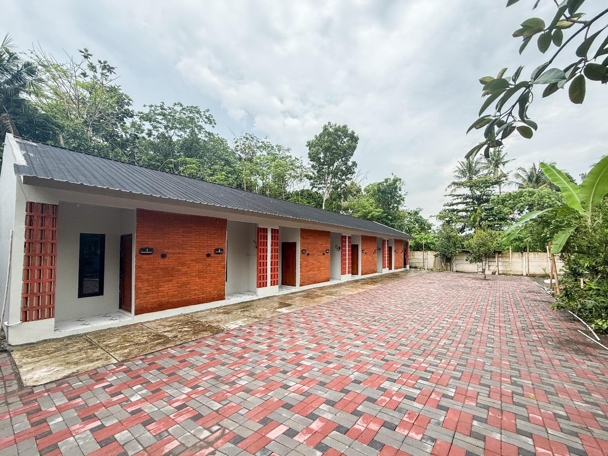 Nafia Homestay Syariah RedPartner near Sleman City Hall photo 4