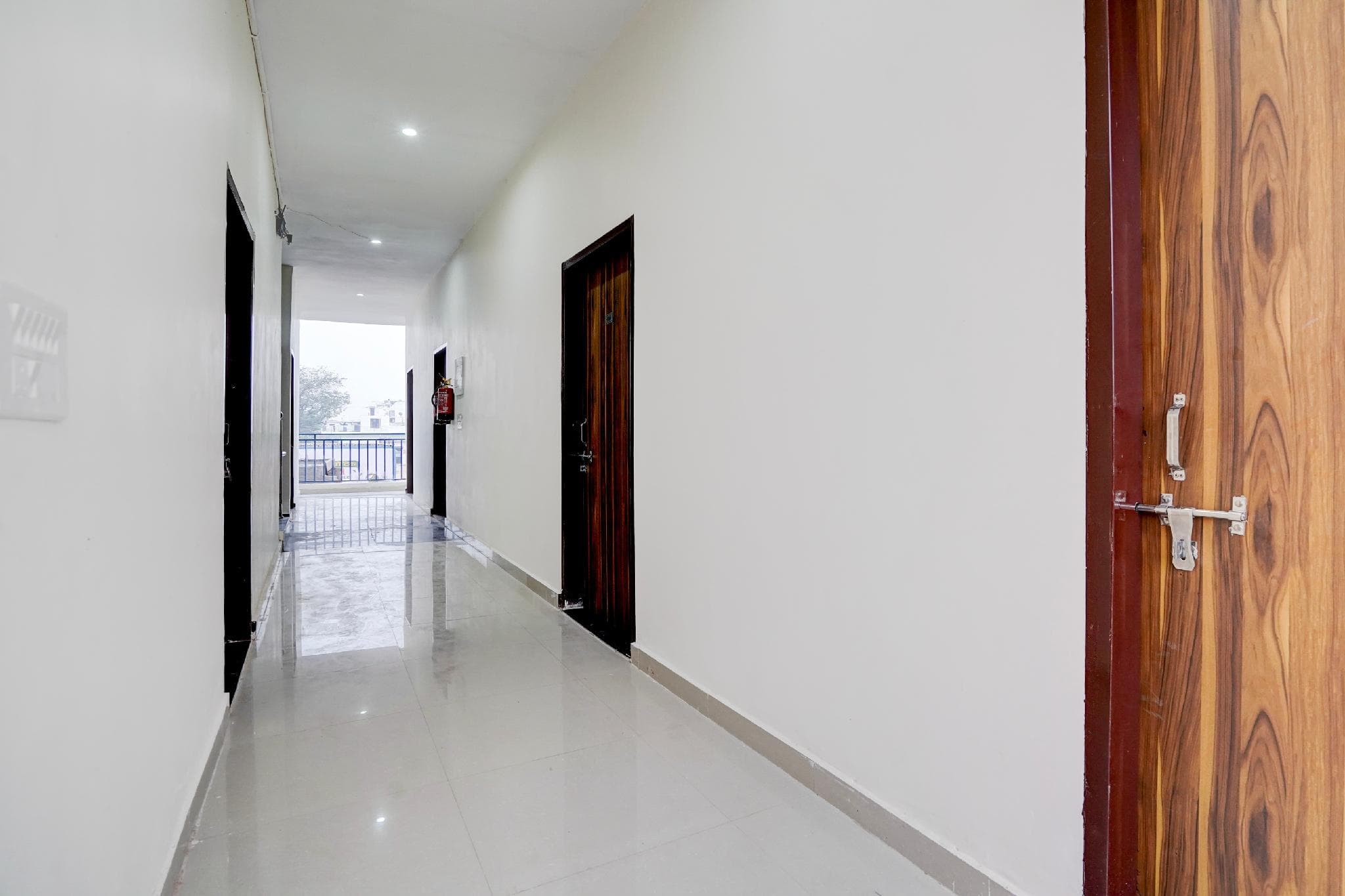 Super Hotel O SGT University Road Formerly Budhera photo 3