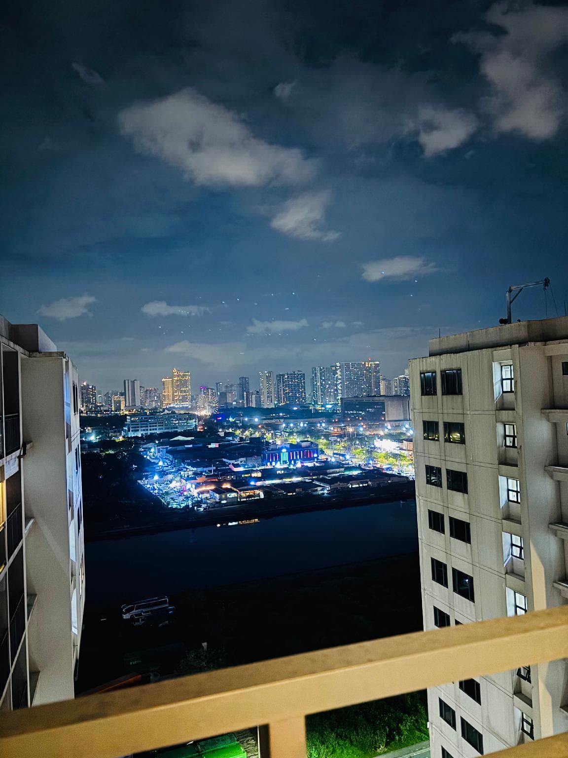 PEAK LOFT CONDO NEAR MOA @ SHORE 2 TOWER 1 photo 3