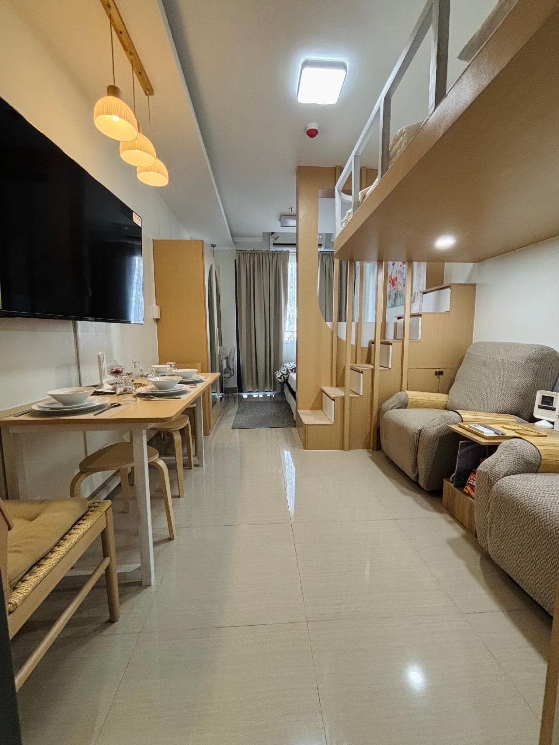 PEAK LOFT CONDO NEAR MOA @ SHORE 2 TOWER 1