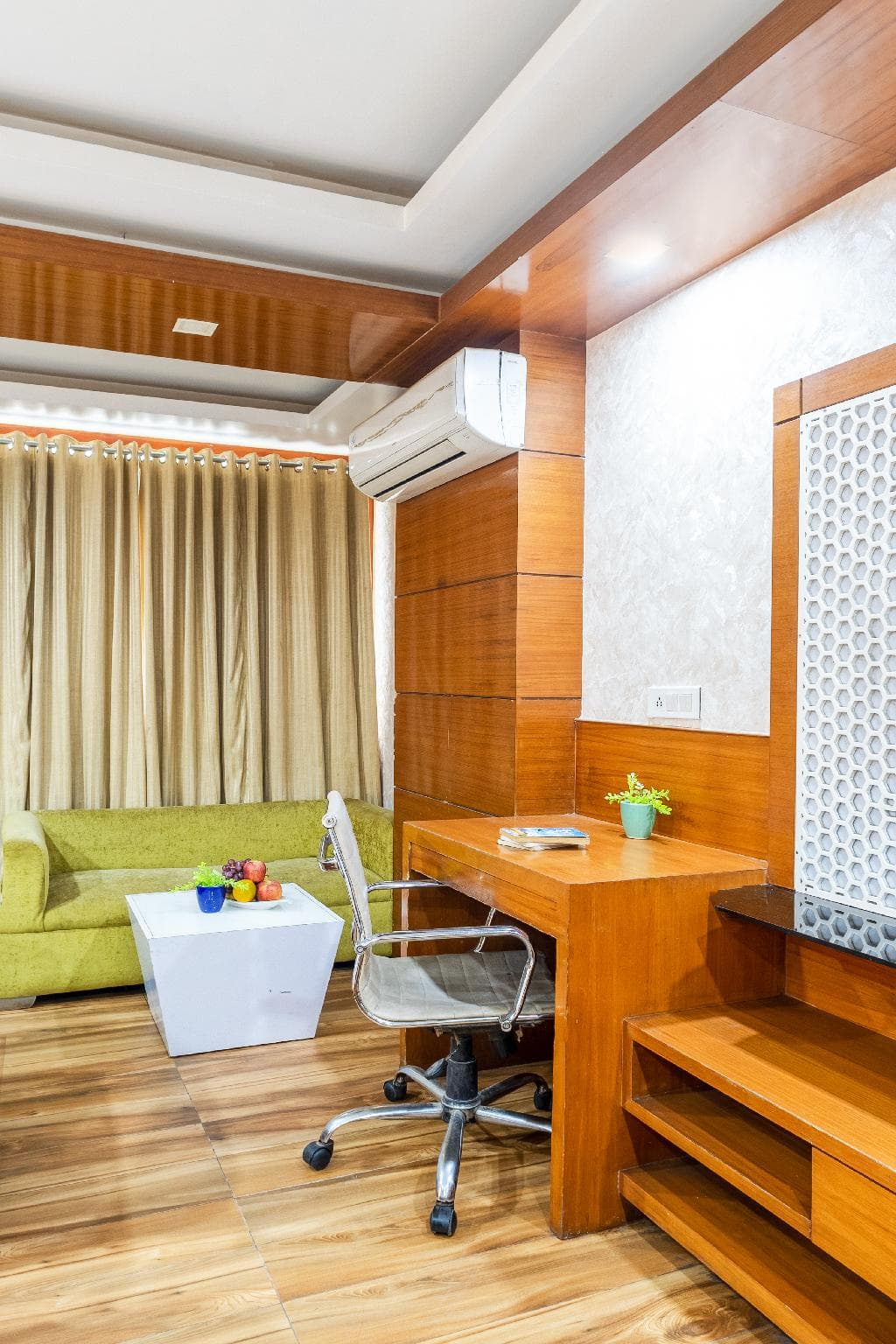 The Global Hotel by Platinum photo 2