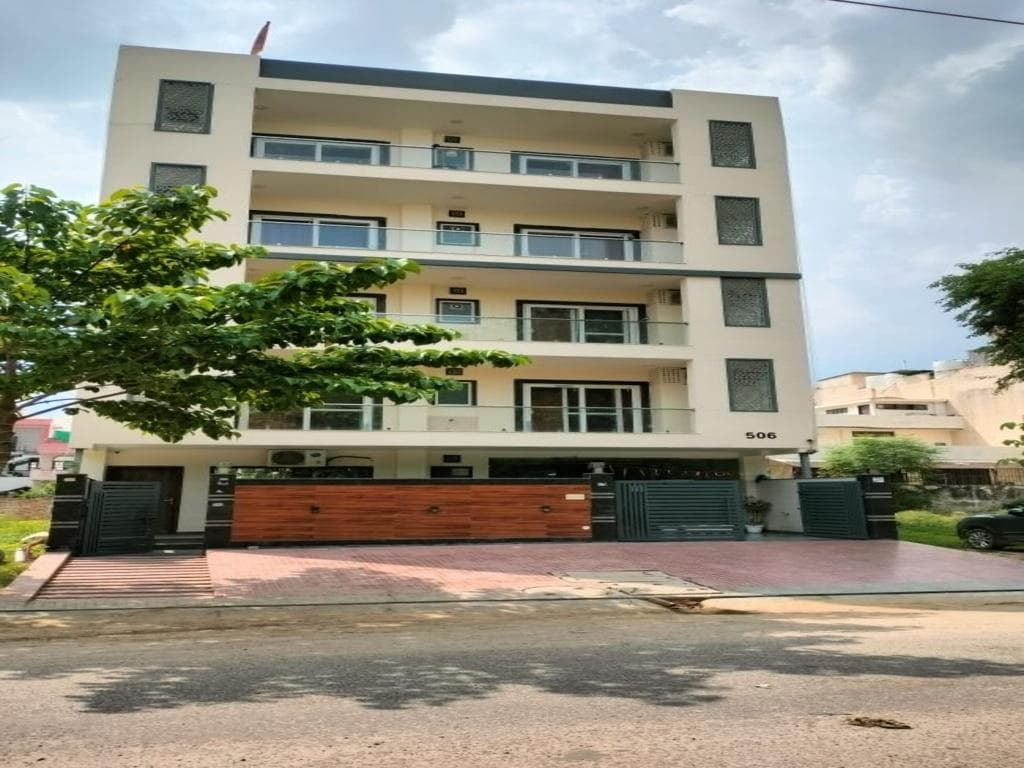 Green Vista Stays Medanta Medicity