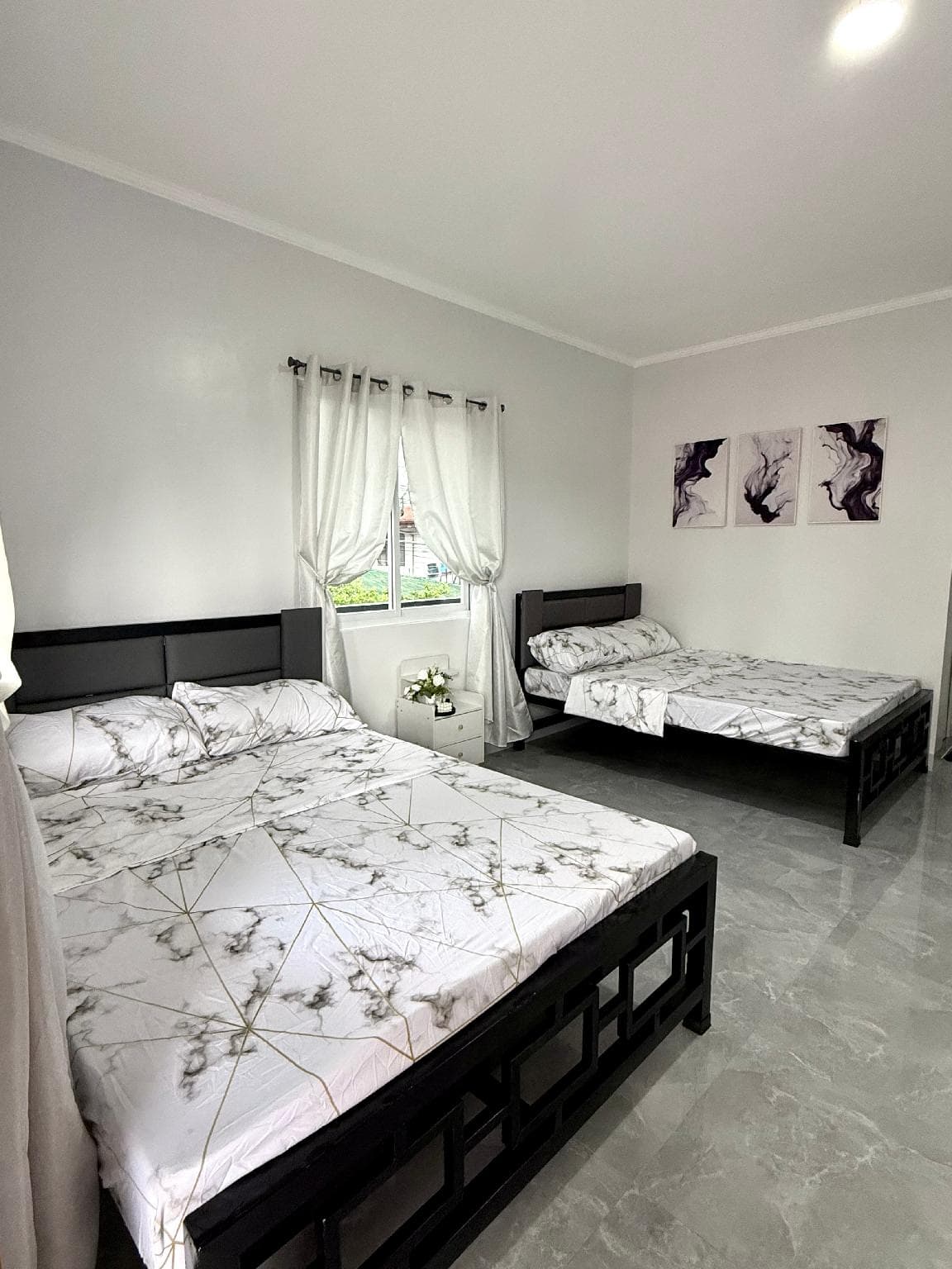 Family/Barkada Room in Moalboal