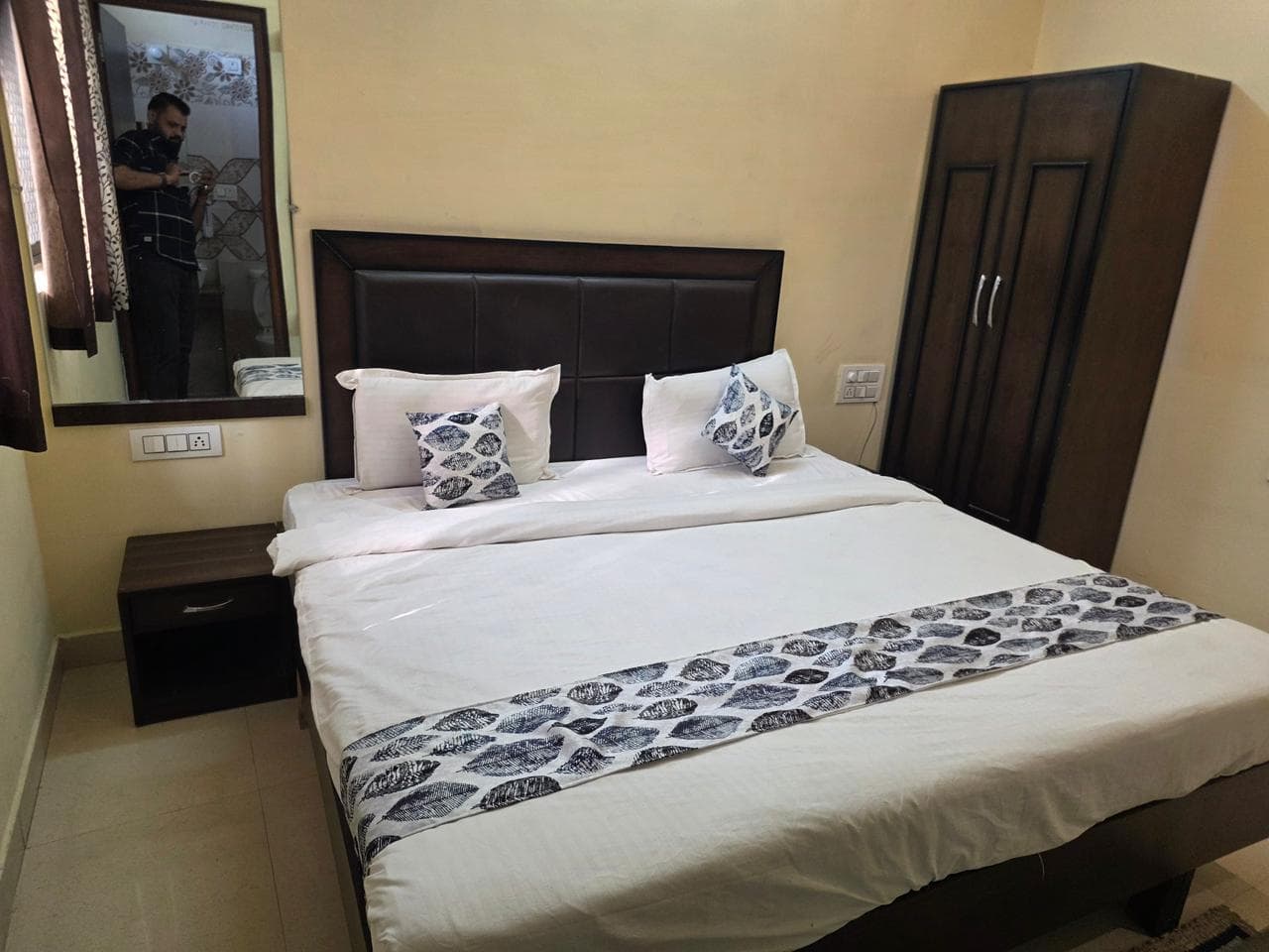 Raj Hotel By Rao photo 2