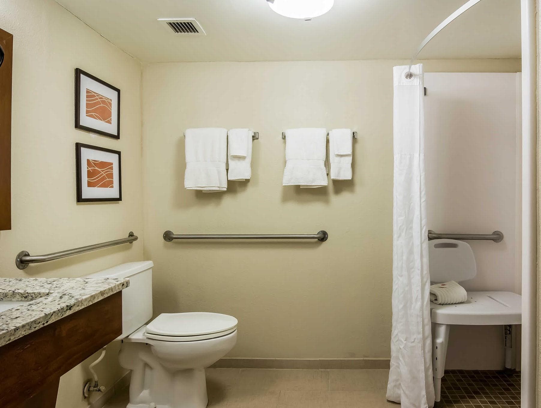 Comfort Inn & Suites Hamilton Place photo 3