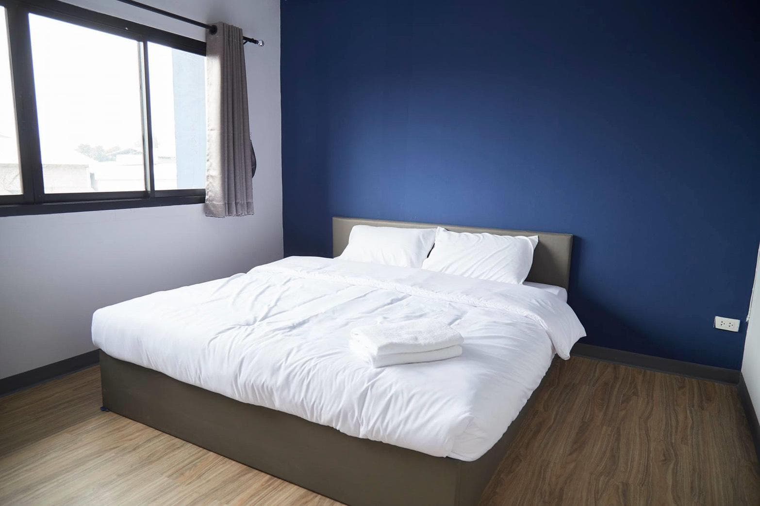 BLUE 26 photo 2