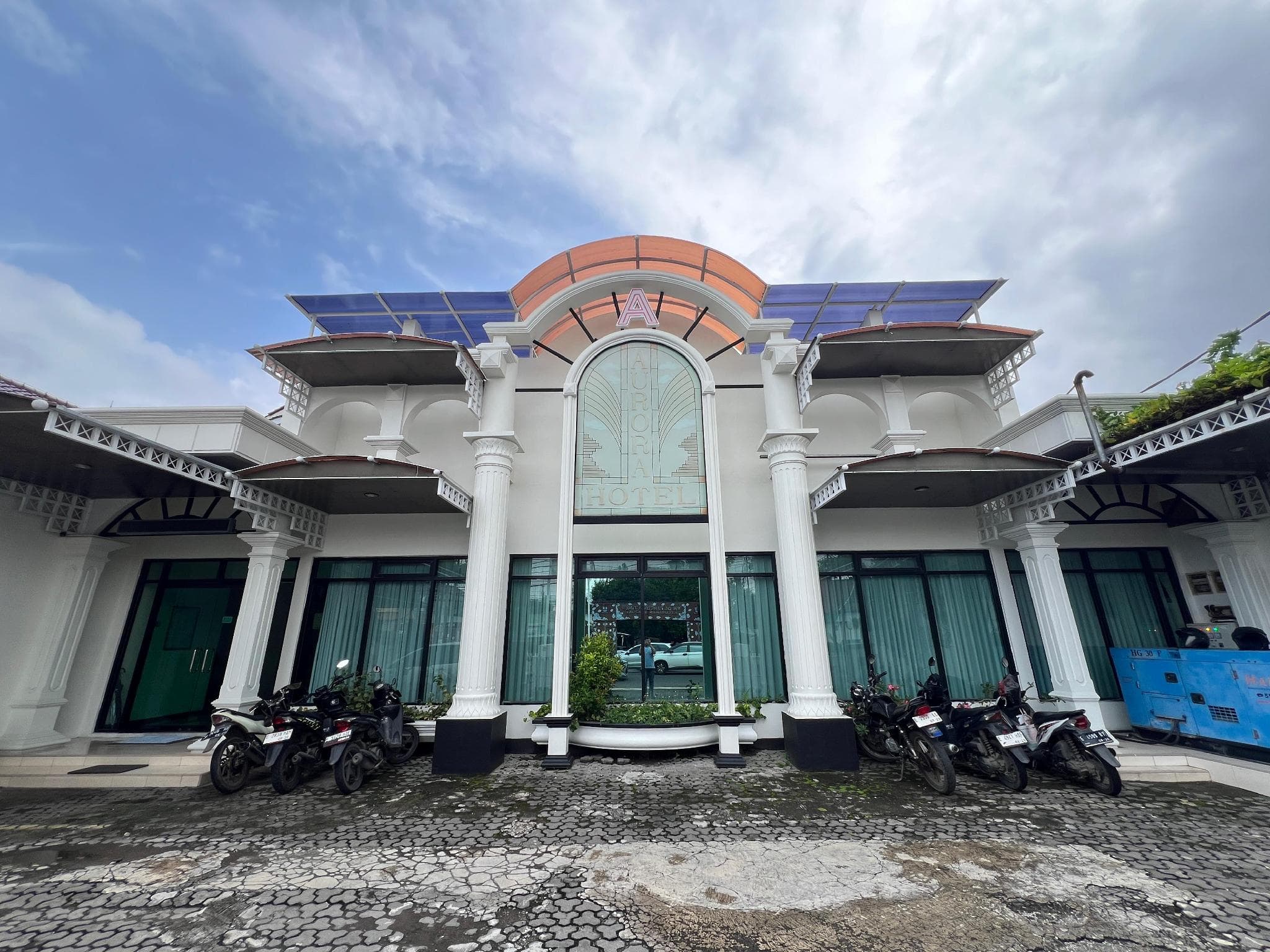 Aurora hotel kartini