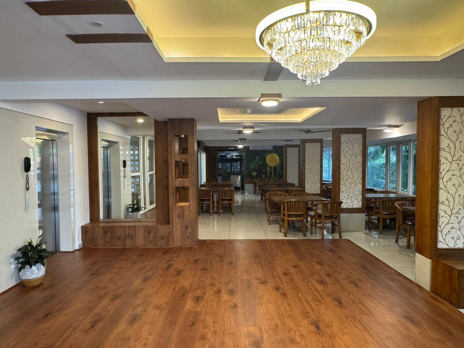 Golden Cassia Infopark Business Hotel photo 3