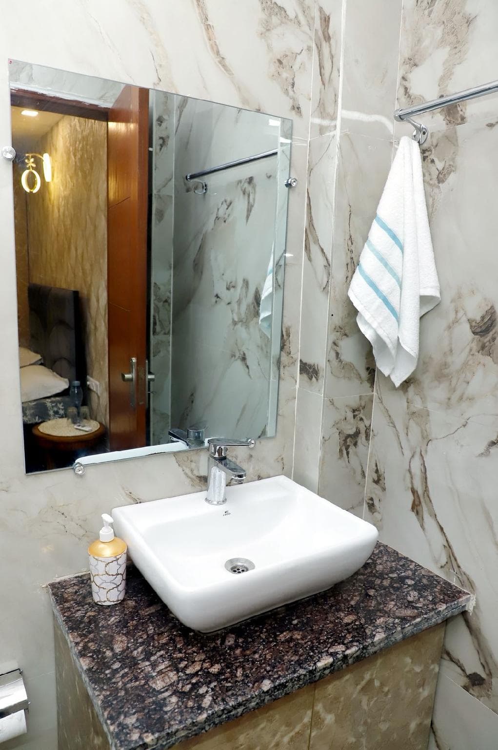 Stella Homestay - Near Yashobhoomi photo 4