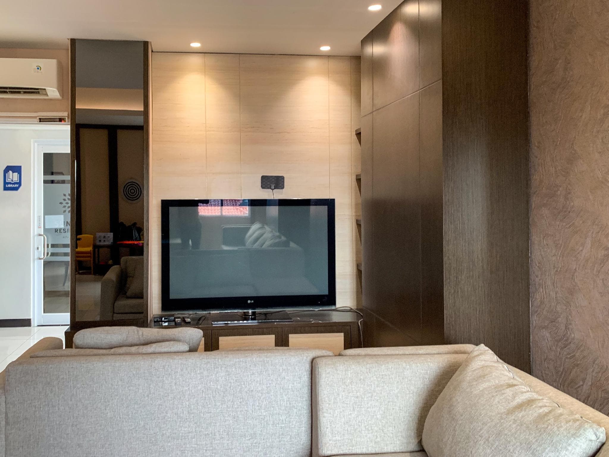 RedDoorz Plus @ Suncity Residence Apartemen Sidoarjo photo 3