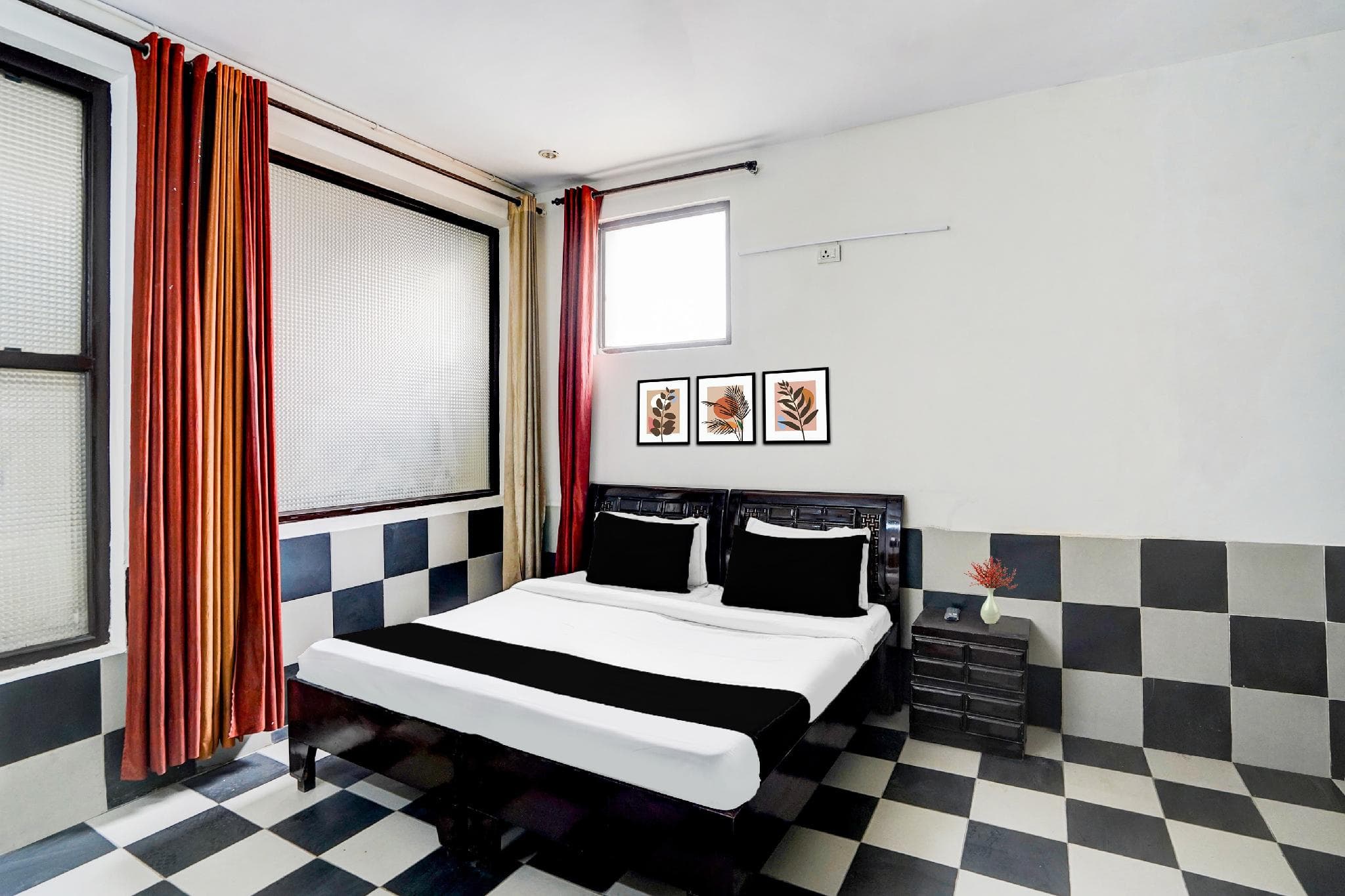 Hotel O Sector 93 Noida Formerly Grand Empire photo 2