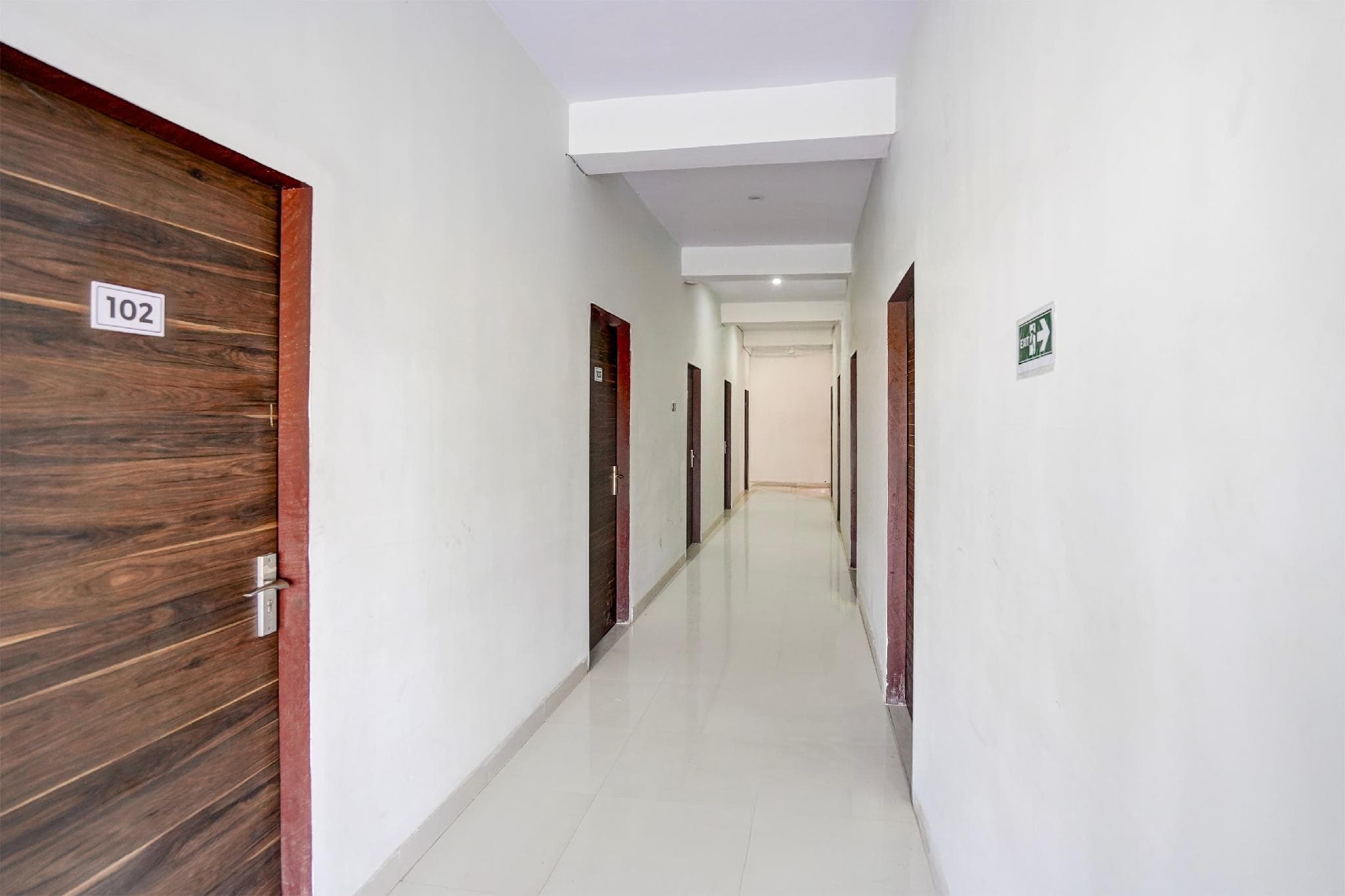 Townhouse Manipal University Highway King Bagru formerly Golden Hotel photo 5