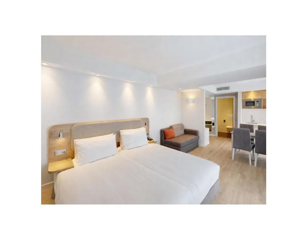 HOLIDAY INN EXPRESS AND SUITES Portimao by IHG