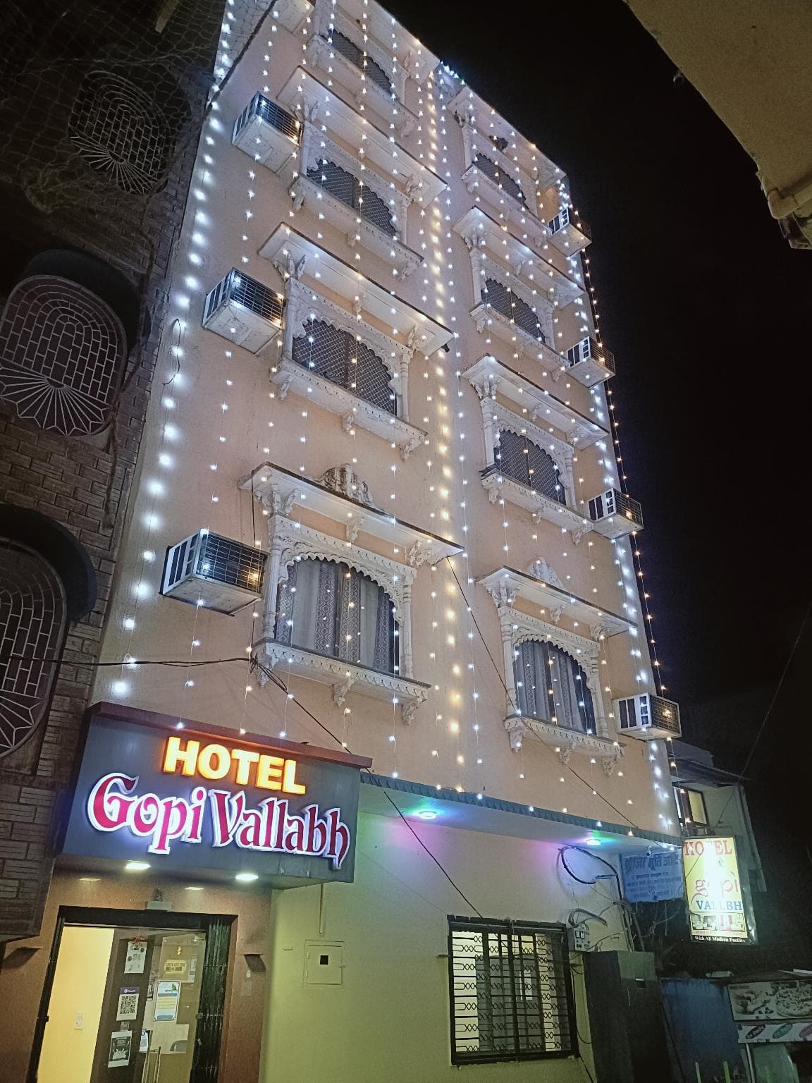 Hotel Gopi Vallabh photo 4