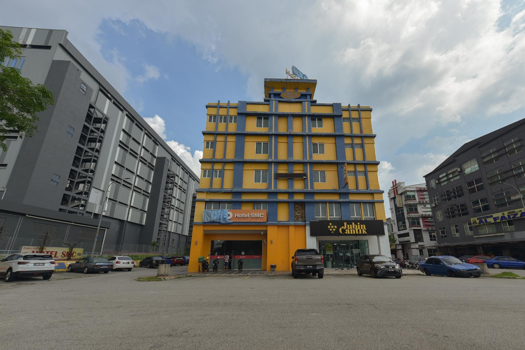 SMC Hotel Alam Avenue