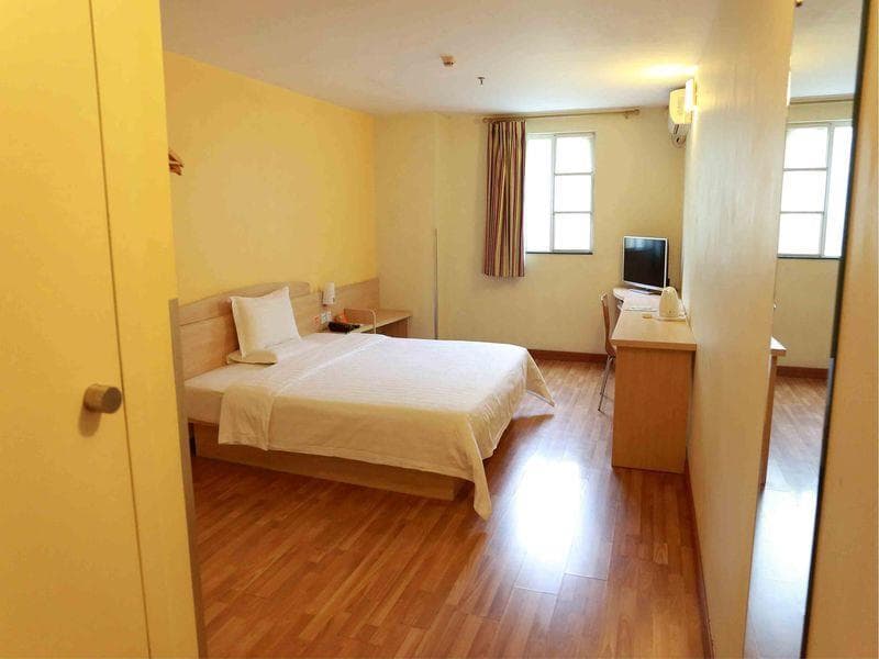 7 Days Inn Qingdao Liaoyang West Road Xinye Plaza Metro Station photo 5
