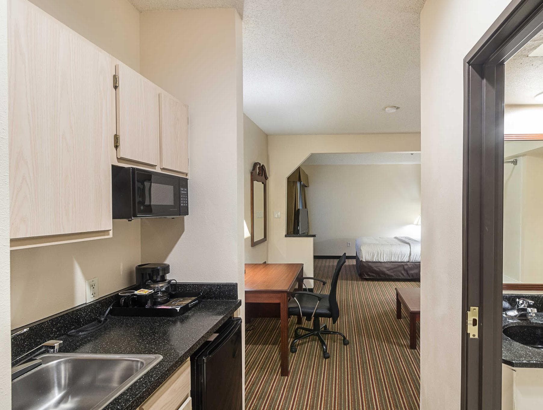 Quality Inn & Suites West Chase photo 4