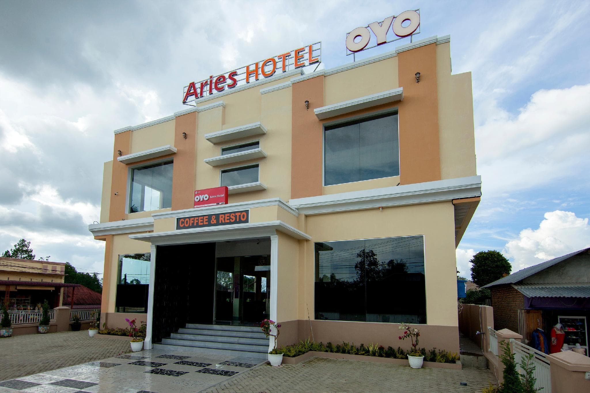 OYO 1819 Aries Hotel photo 4