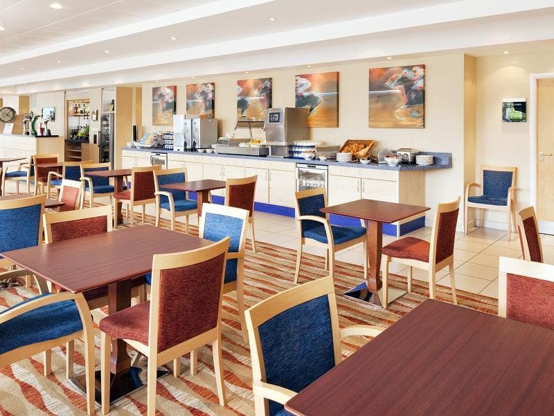 Holiday Inn Express Chester Racecourse By IHG photo 3